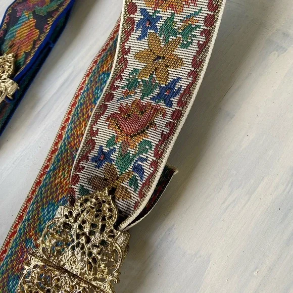 1980’S adjustable size fabric belt with stunning gold color buckle